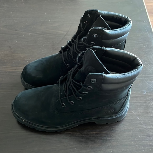 All black Timberlands - Picture 1 of 4